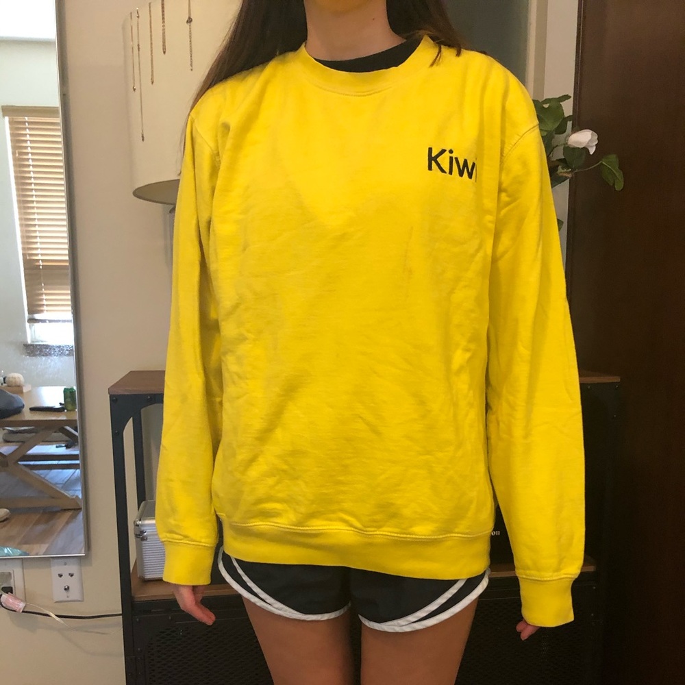 LE RARE Harry styles Kiwi yellow sweatshirt